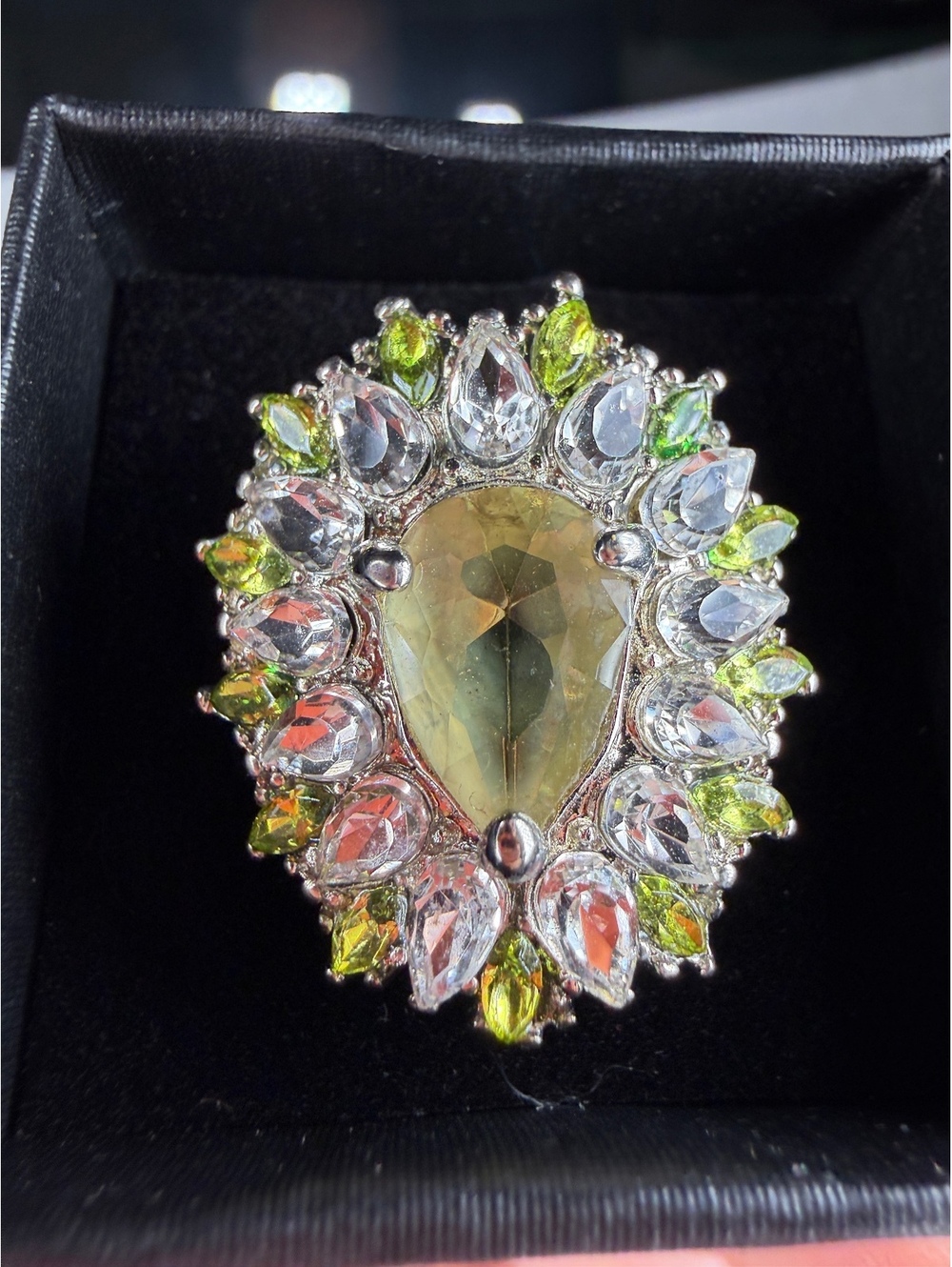 Vintage fashion jewelry silver Ring with Green and Clear Gemstones size 10